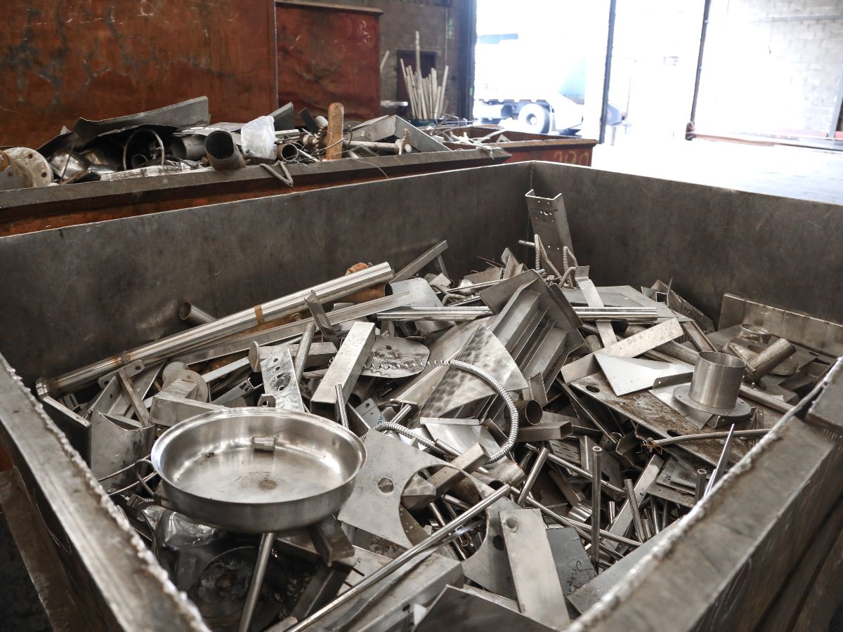 3 Reasons To Choose Our Scrap Metal Bin Hire Service